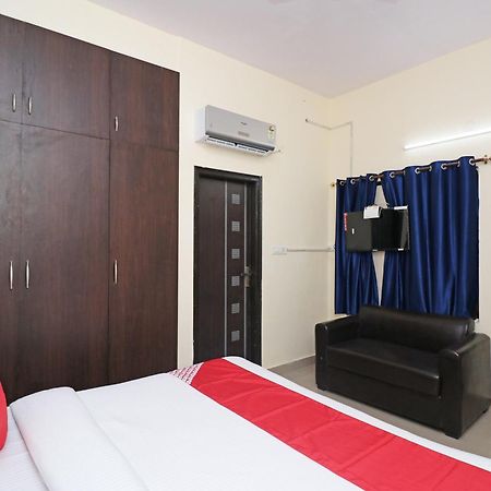 OYO 22698 Delight Residency Hotel Faridabad Buitenkant foto