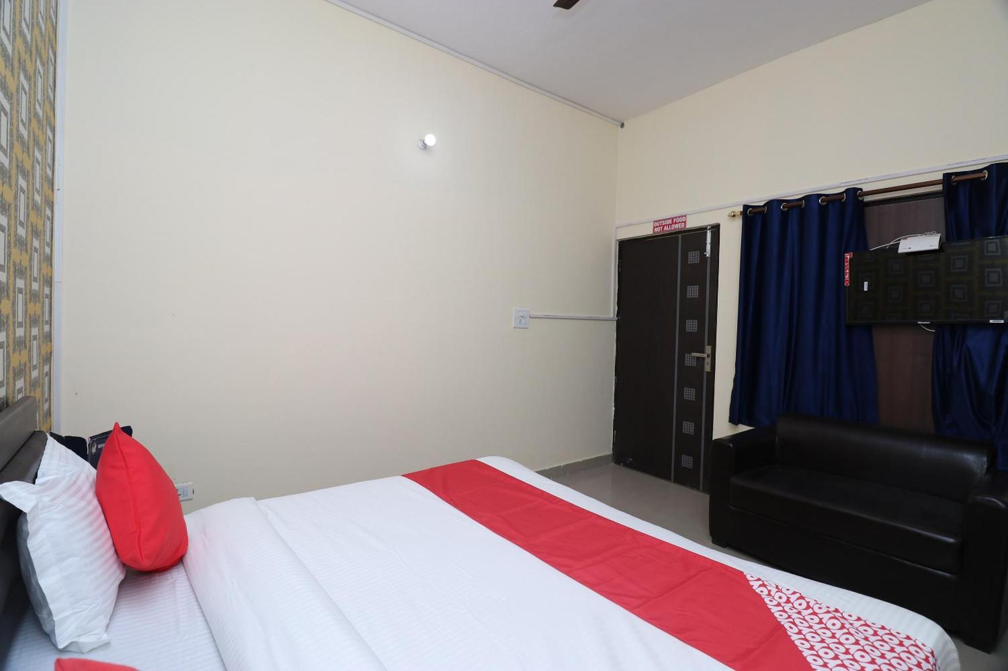 OYO 22698 Delight Residency Hotel Faridabad Buitenkant foto