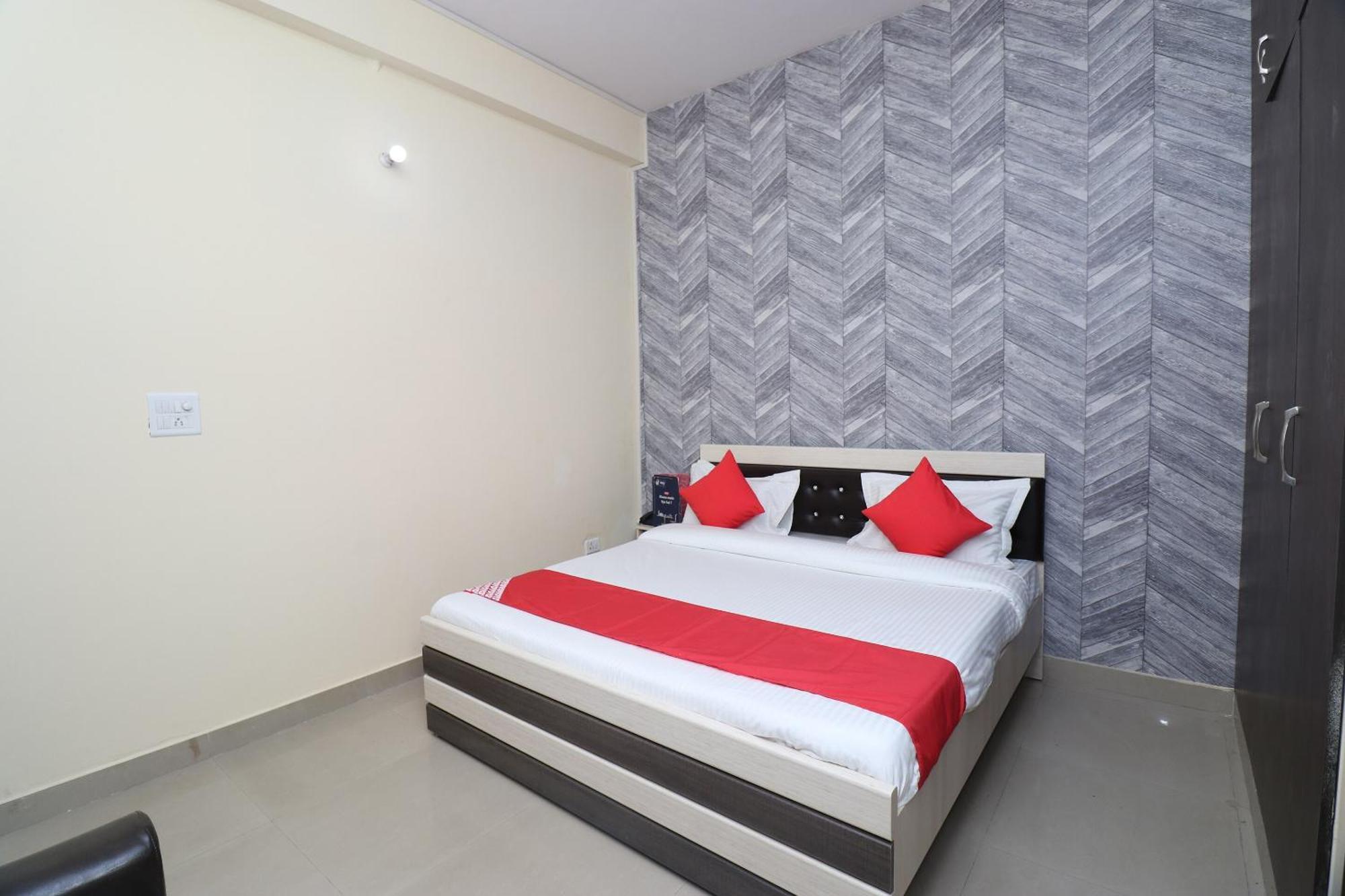 OYO 22698 Delight Residency Hotel Faridabad Buitenkant foto